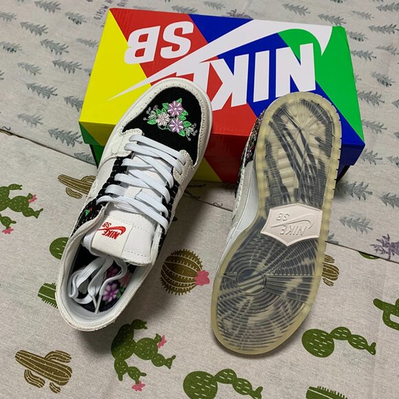 Nike Sb Dunk Low X N7 Sneakers - Picture 4 of 7